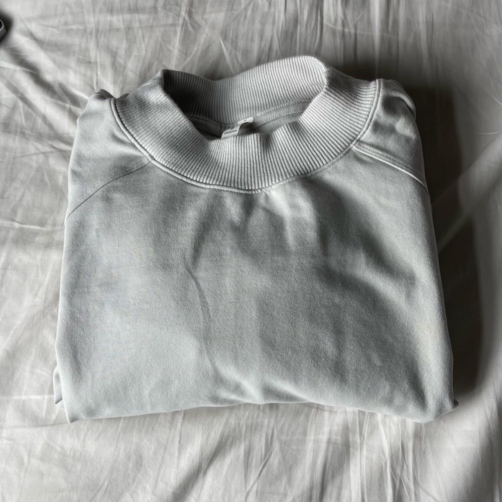Lululemon long sleeve sweatshirt